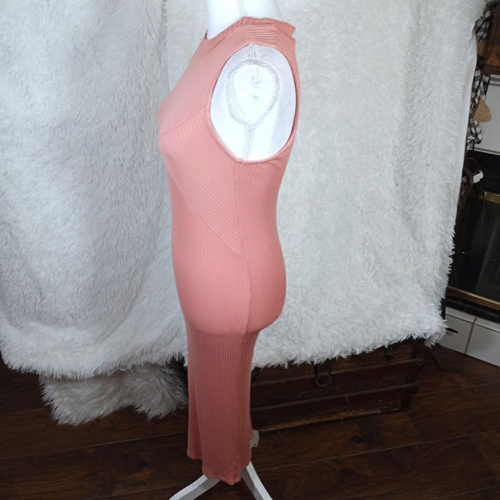 IRIS RIBBED BODYCON MIDI DRESS SZ.L EUC - Picture 5 of 9